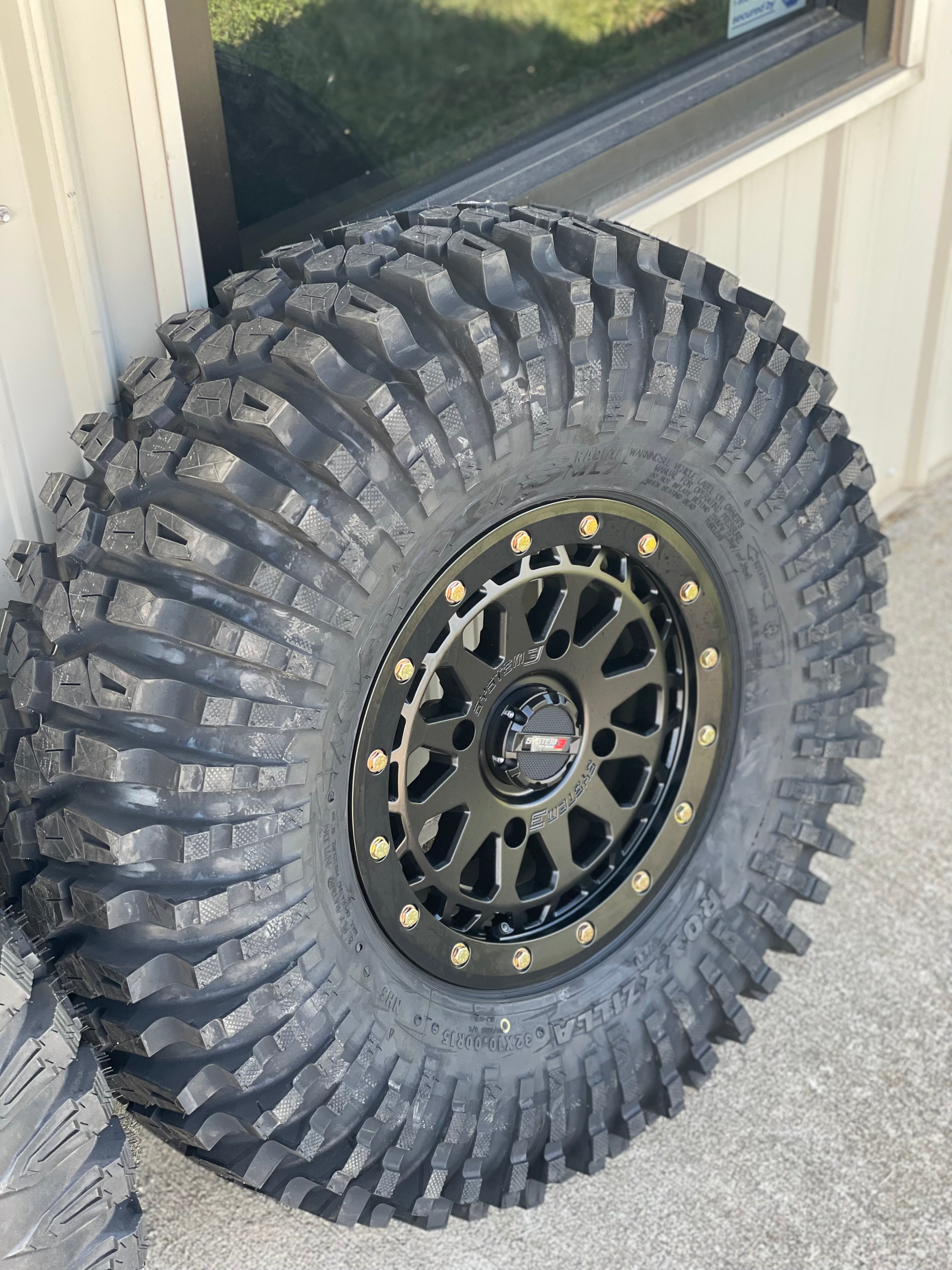 Maxxis Roxxzilla Standard (32x10-15) & System 3 SB-6 (15x7 Black 5+2 Offset 4/156 Polaris) Package