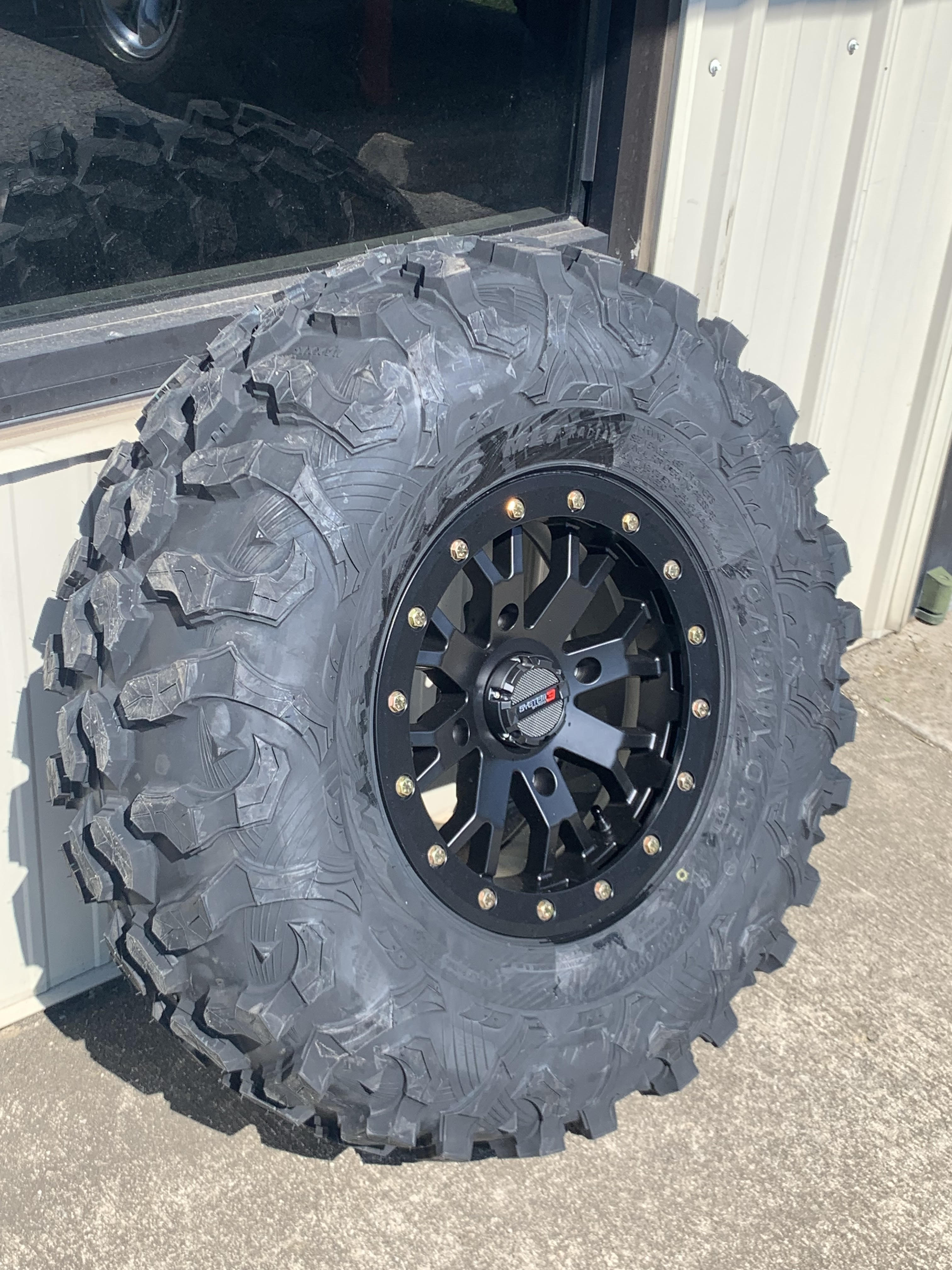Maxxis Carnivore (32x10-15) & System 3 SB-4 (15x7) Package